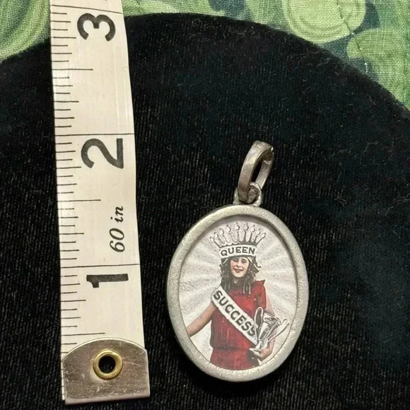 Pick up Sticks Jewelry Success Queen Charm. Retired design. - Picture 3 of 3